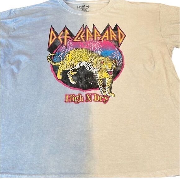 Def Leppard High & Dry size XL band T-shirt see last photo for a small spot GUC - Picture 1 of 7